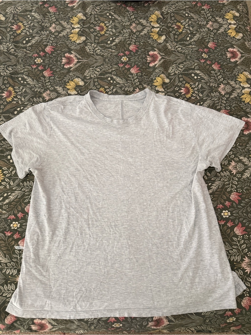 lululemon athletica Light Gray Short Sleeve Tee